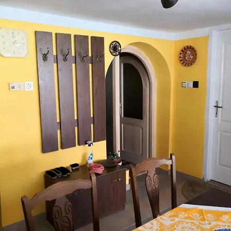 Nagymama Hazikoja Apartament *