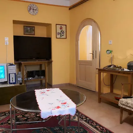 Apartament Nagymama Hazikoja